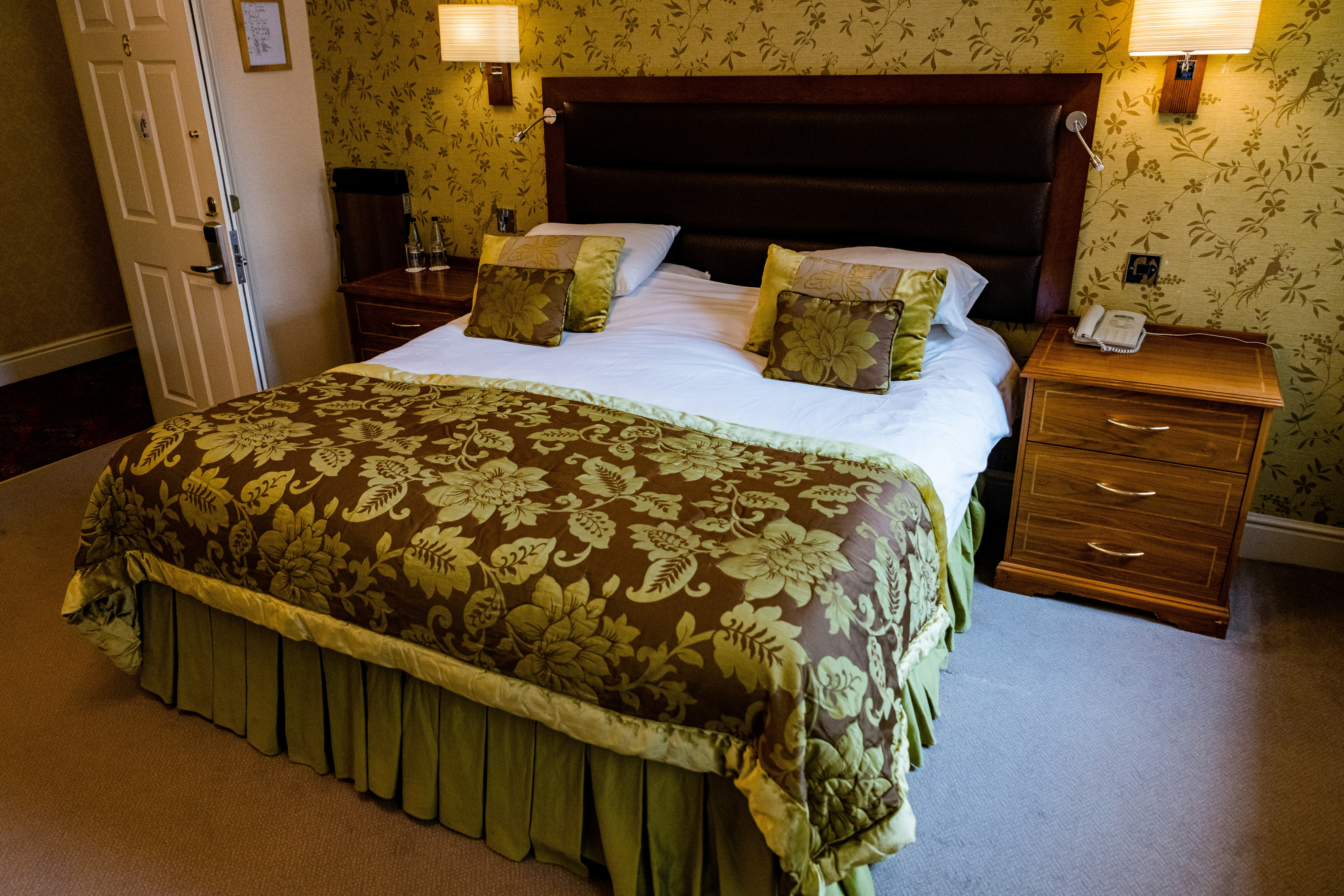 The George Hotel 14/50
