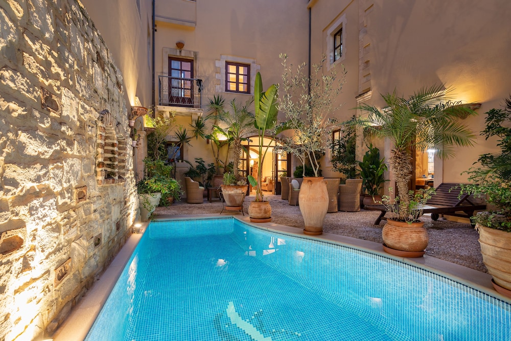 Palazzino Di Corina 40/50