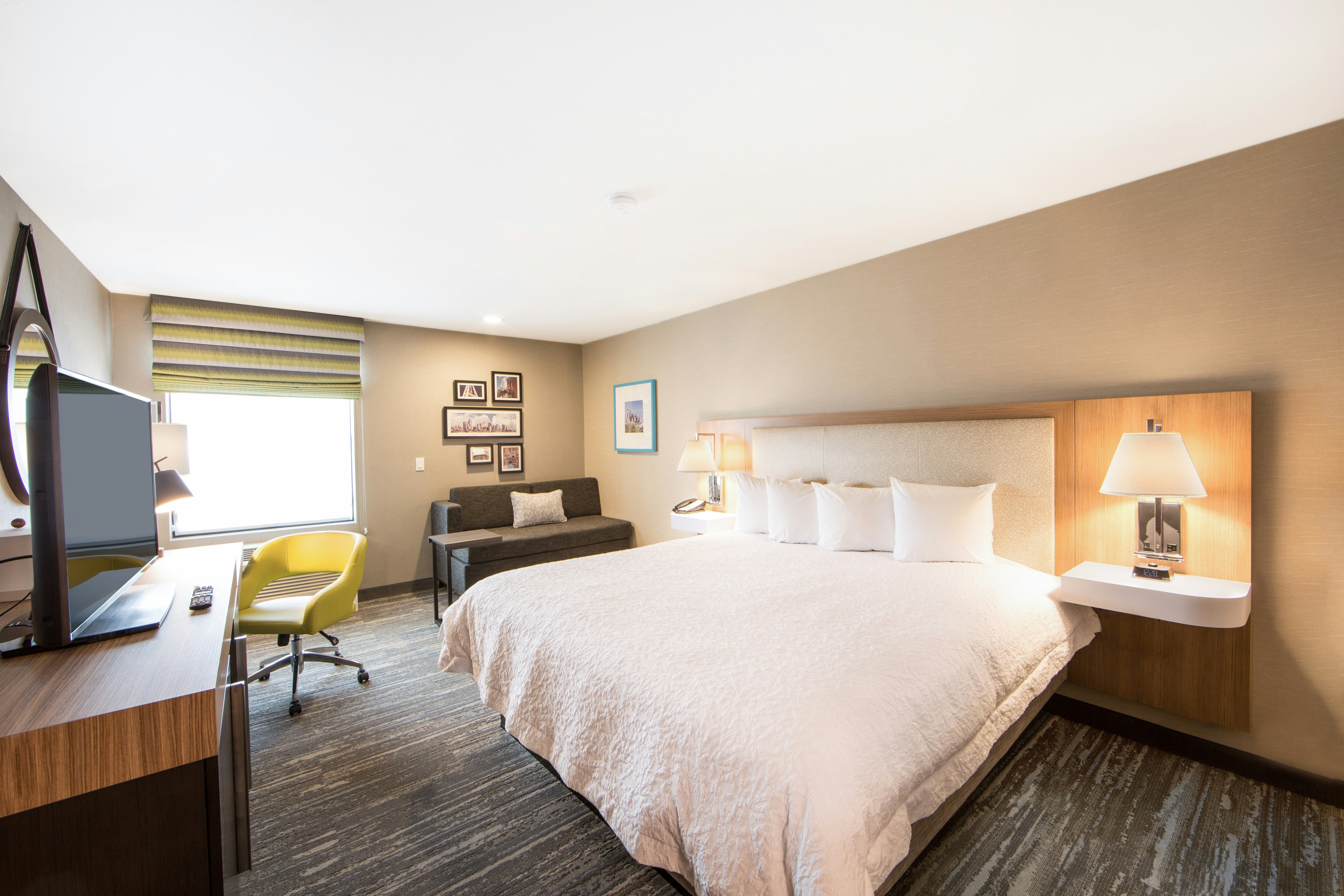 ROOM, KING BED