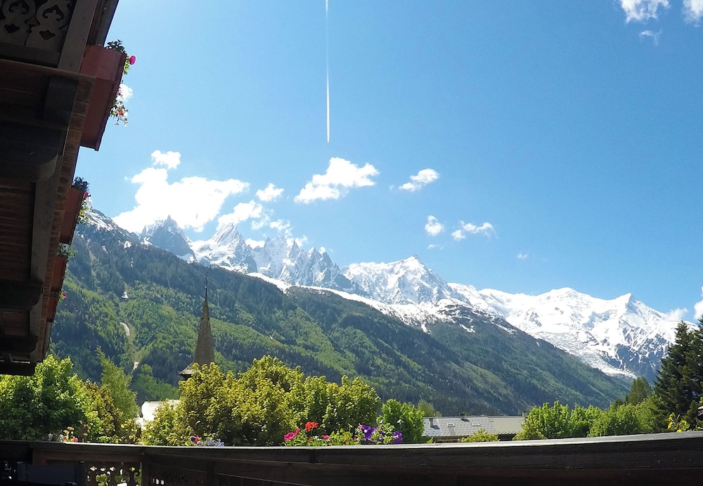 Chalet Hotel Le Castel 72/74