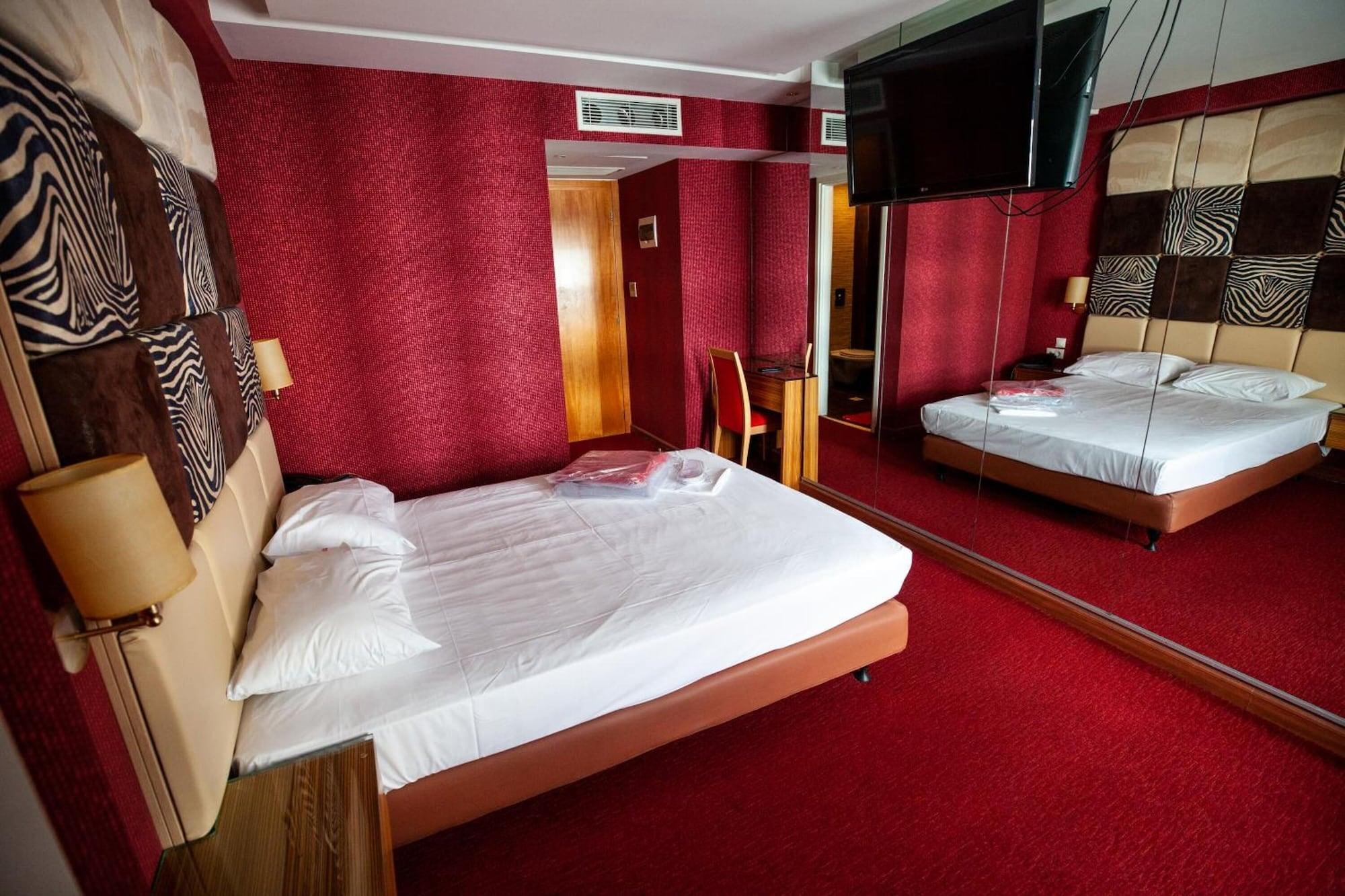 Lacoba Hotel 7/33
