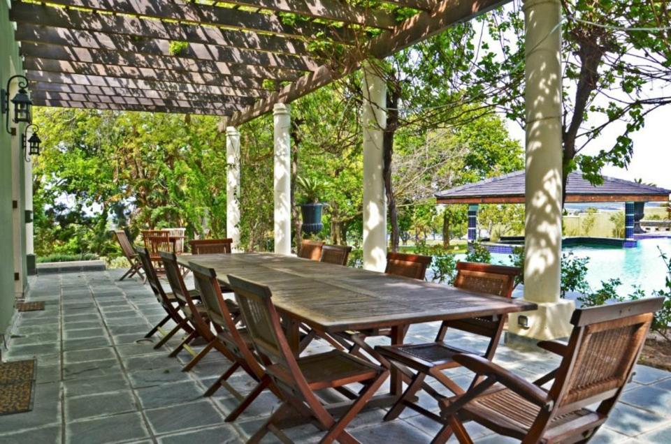 Ridgemor Villa 18/26