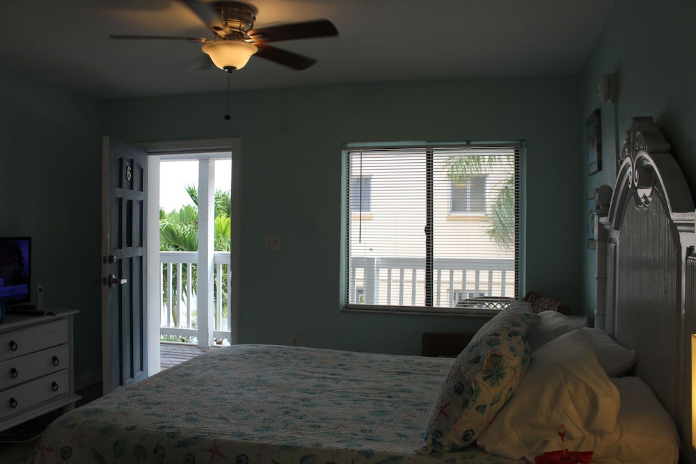 Lorelei Resort Motel 25/69