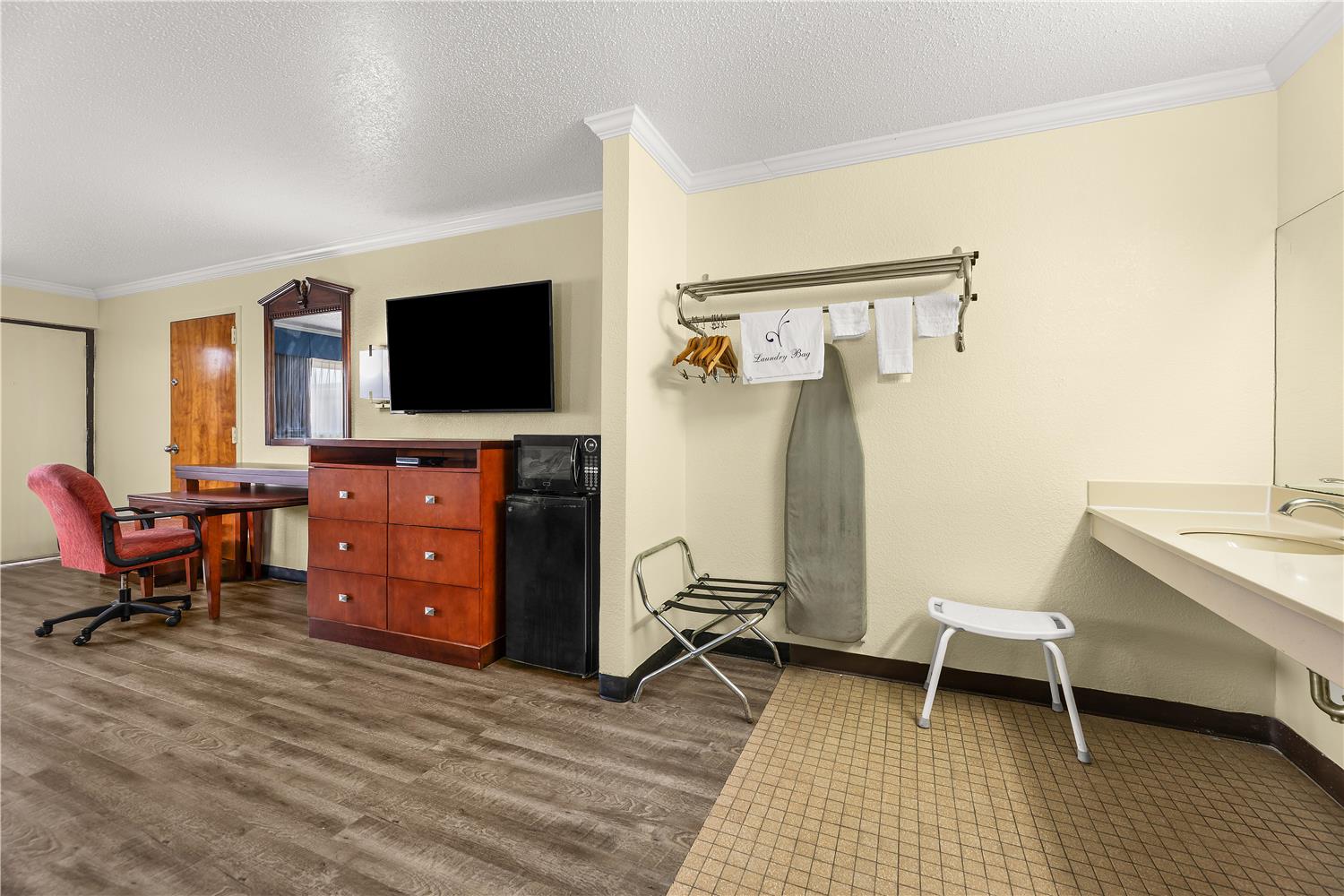 Americas Best Value Inn And Suites Aberdeen 10/16