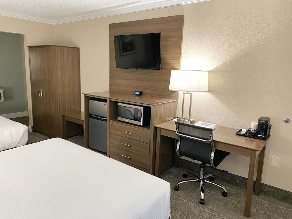 Roadstar Hotel Zephyrhills 21/45