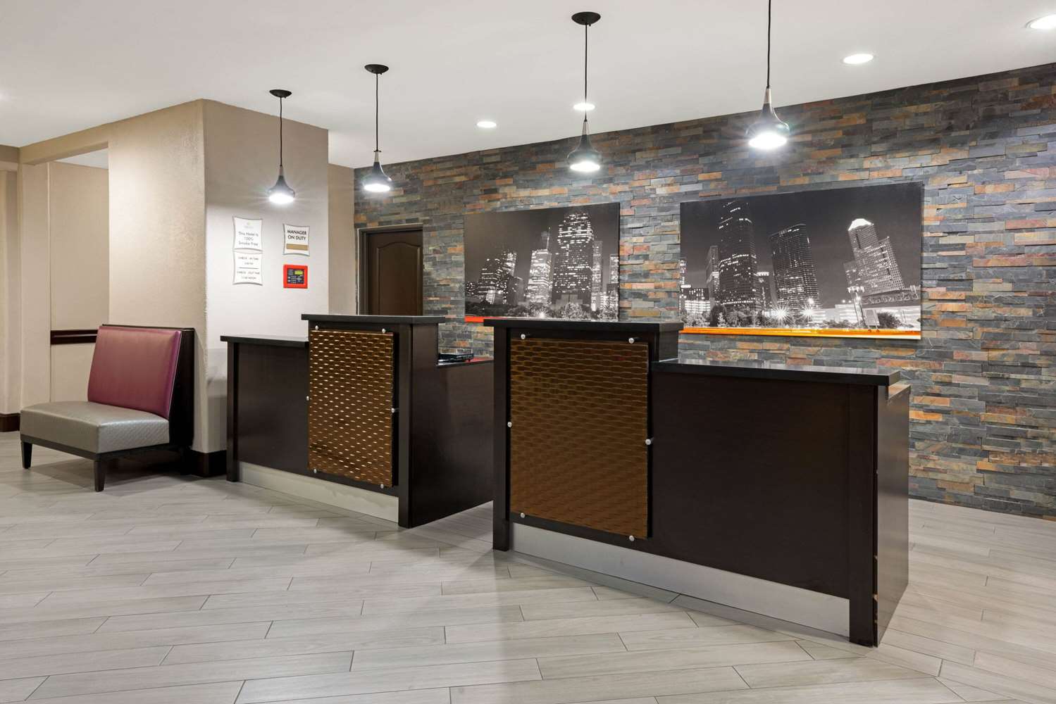 La Quinta Inn & Suites by Wyndham Houston Bush Intl Airpt E 4/30