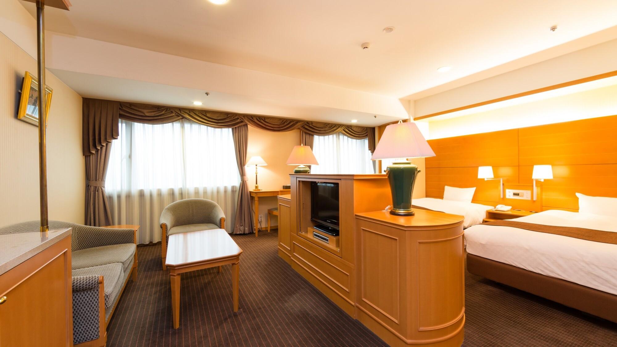 Deluxe, Twin Beds, Night View