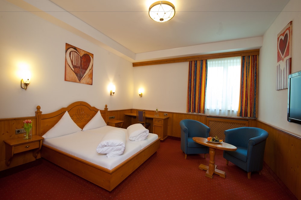ROOM, QUADRUPLE, DOUBLE BED, SOFA, ANNEX