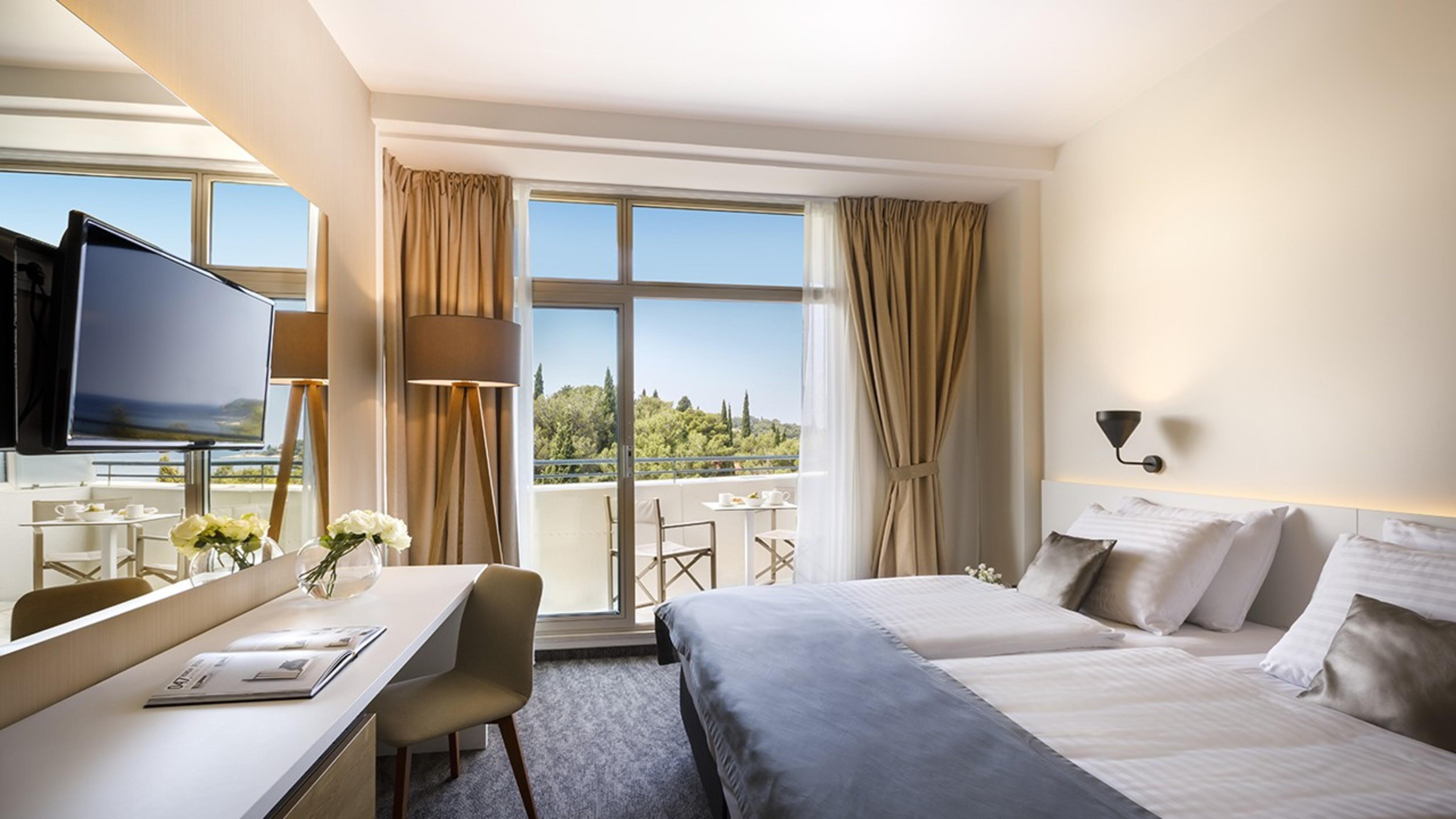 Superior, Sea Side, Balcony