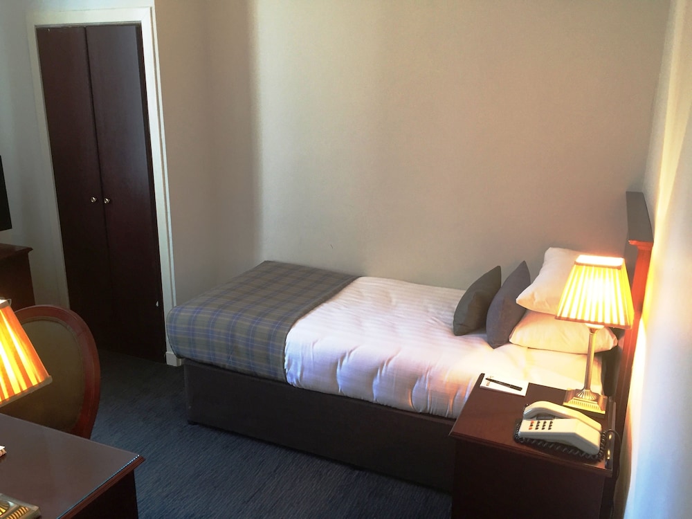 NETHYBRIDGE HOTEL 19/71