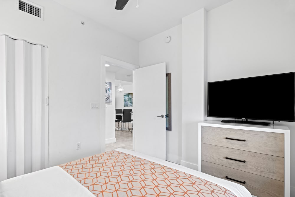 Provident Oceana Beachfront Suites 65/77