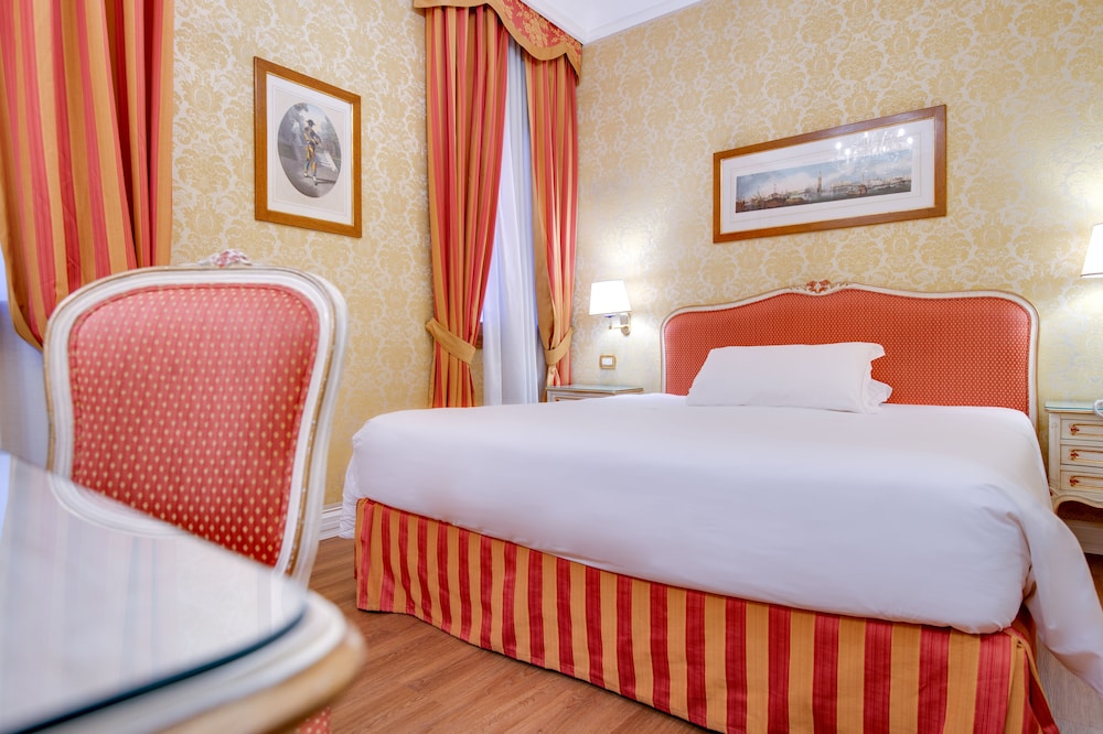 SUPERIOR, DOUBLE OR TWIN BED