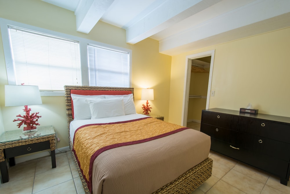 The Royal Inn Beach Hotel Hutchinson Island 13/66