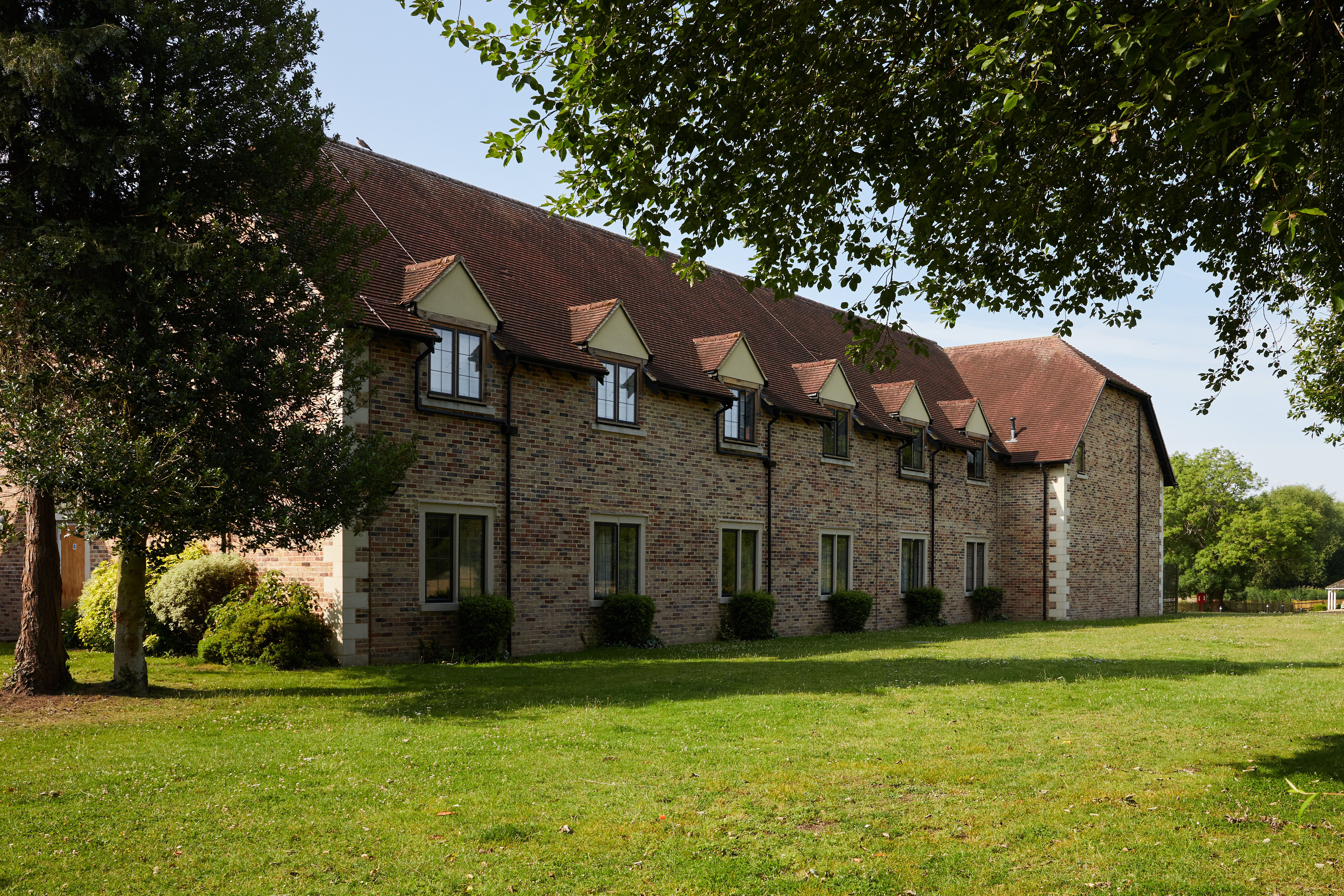 Voco Oxford Thames by IHG 50/50