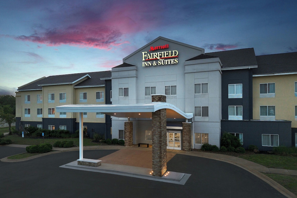 Fairfield Inn and Suites Rogers in ROGERS - AR