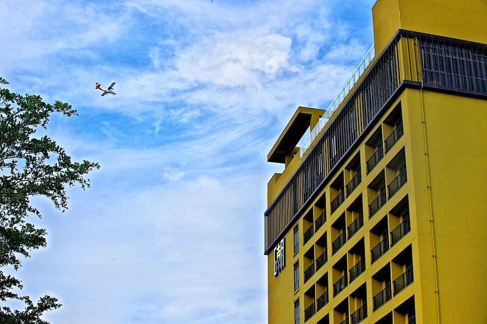 The Gaya Hotel 7/72