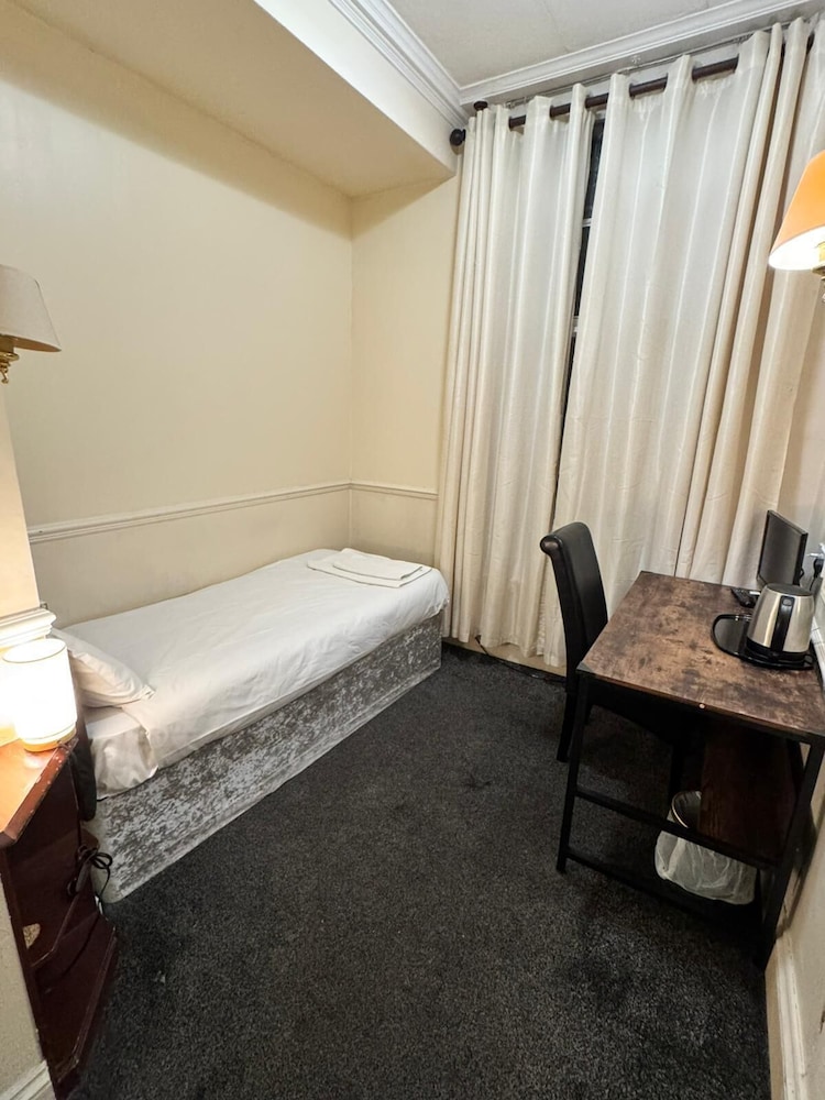 Regency Hotel 23/50