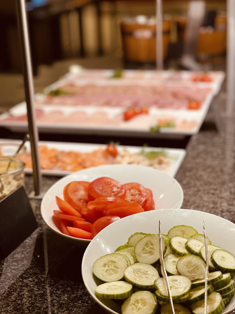 Maifeld Sport- Und Tagungshotel 17/50