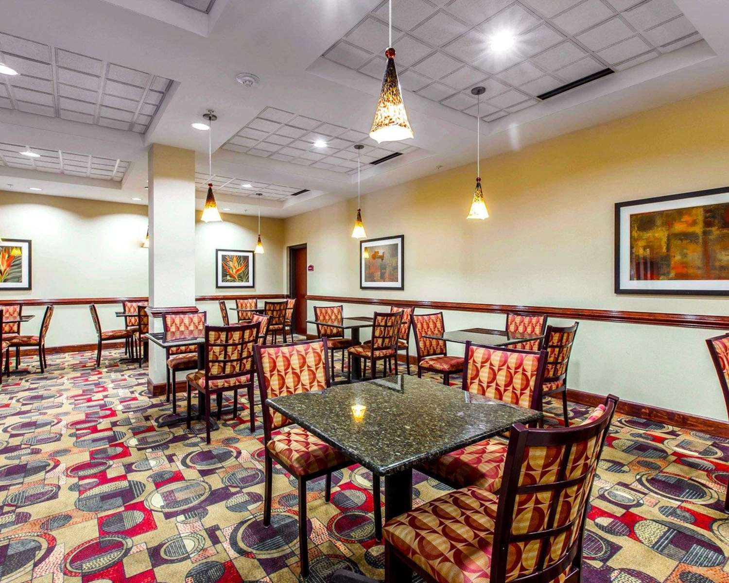 Comfort Suites Waycross 29/34