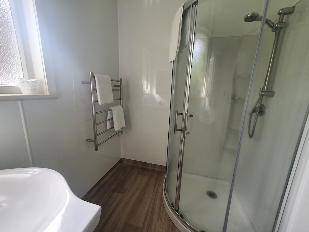 Cheviot Park Motor Lodge 17/50