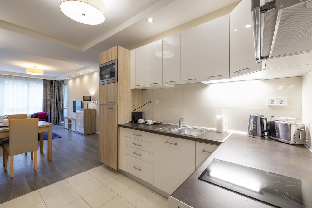 Silver Crown Hotel & Residence 10/50