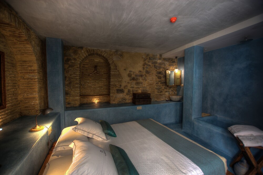 THE RIAD 15/28