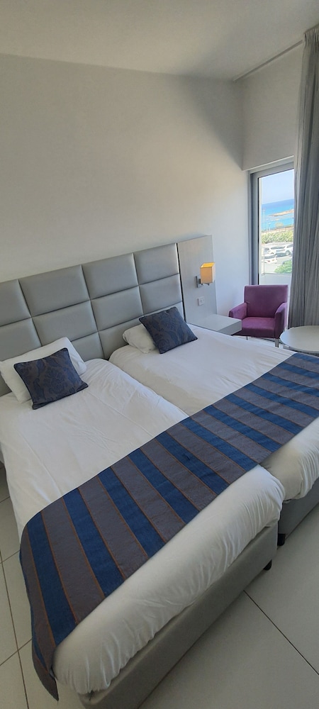 1 BEDROOM, COMFORT, DOUBLE OR TWIN BED, GARDEN VIEW, BALCONY