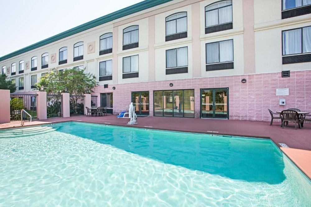 Holiday Inn Express Mobile I-65, an IHG Hotel 4/41