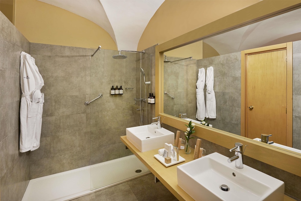 Nh Collection Caceres Palacio de Oquendo 48/50