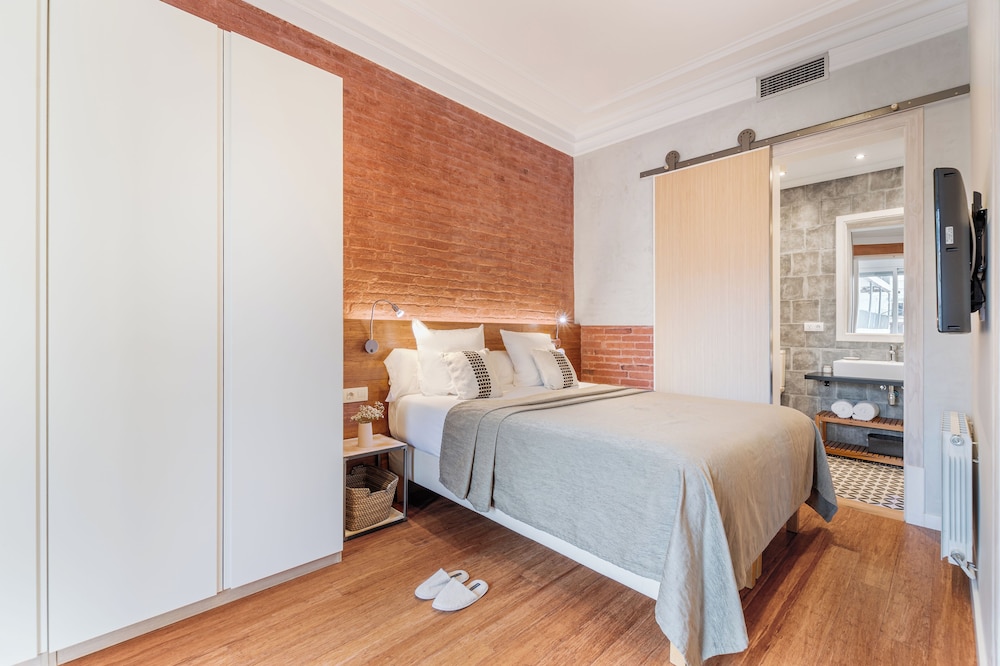 Fuster Apartments 7/50