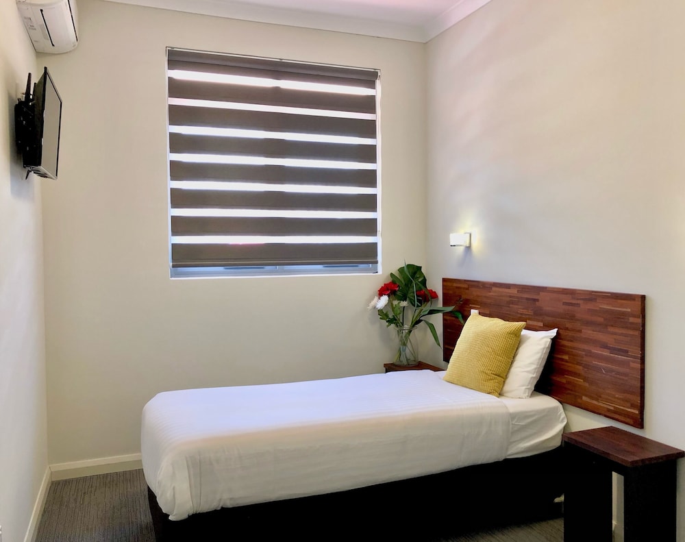 Gallery Hotel 52/71
