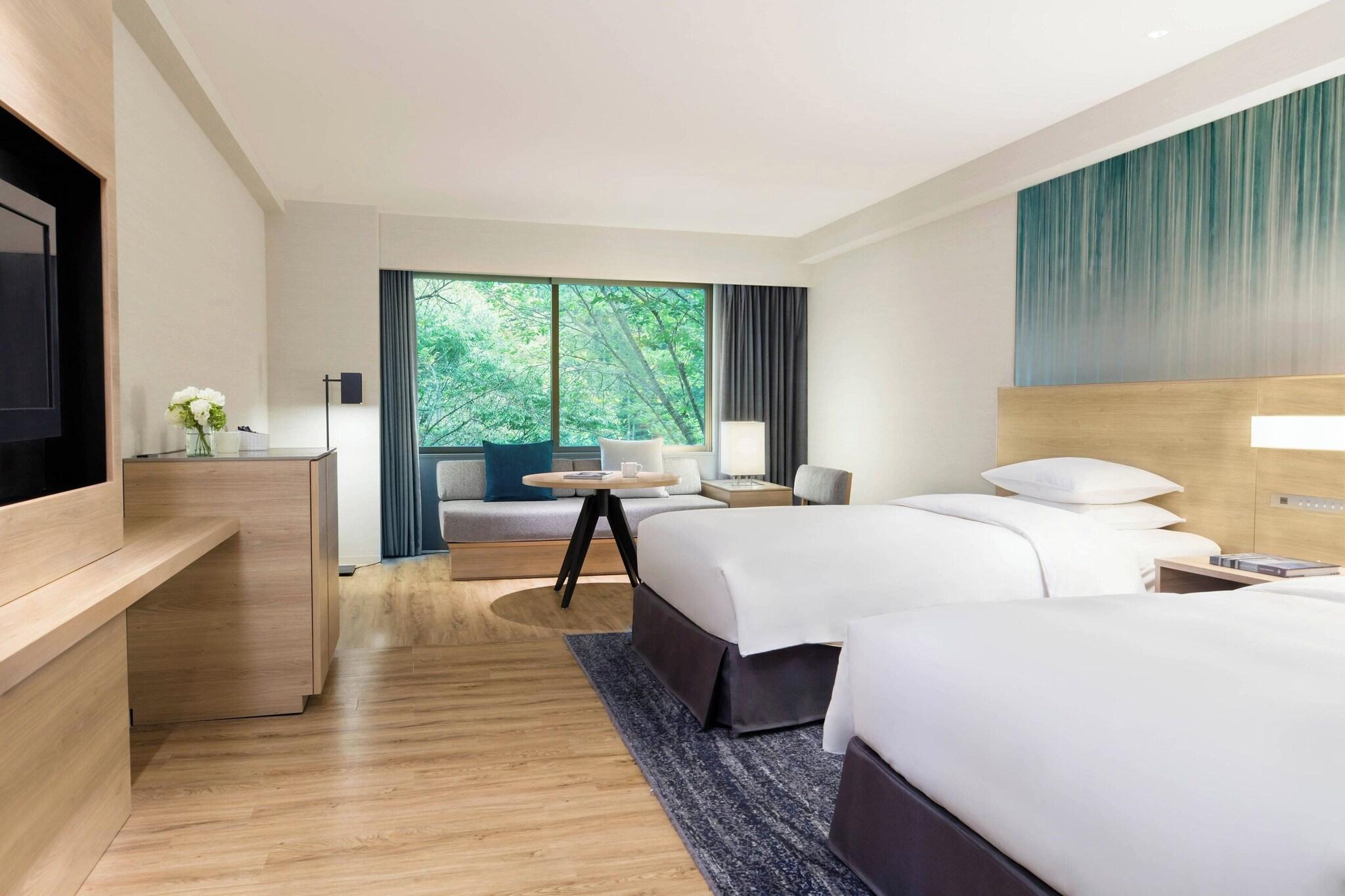 Premium, Quadruple, 2 Double Beds