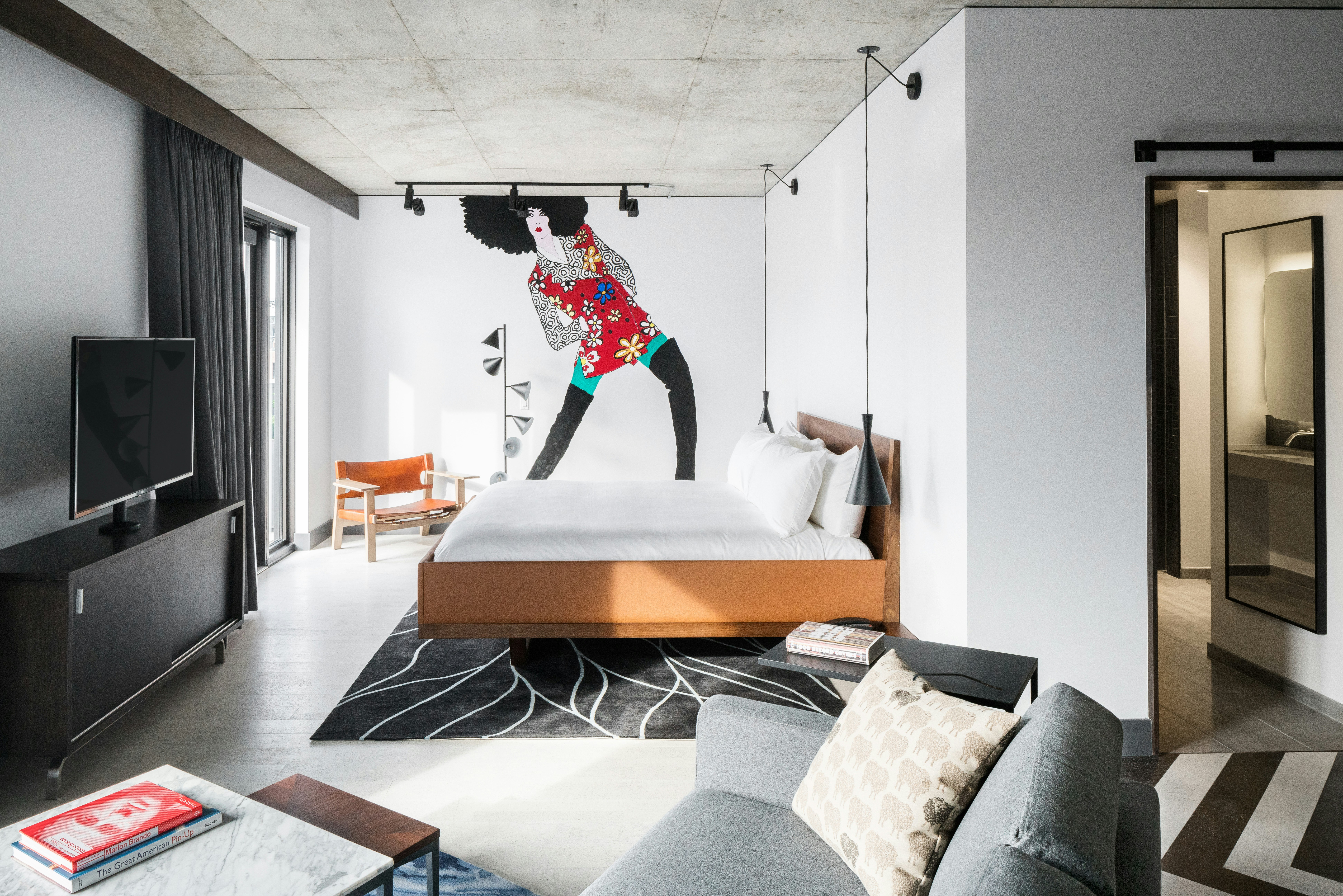 INNOVATOR, SUITE, KING BED