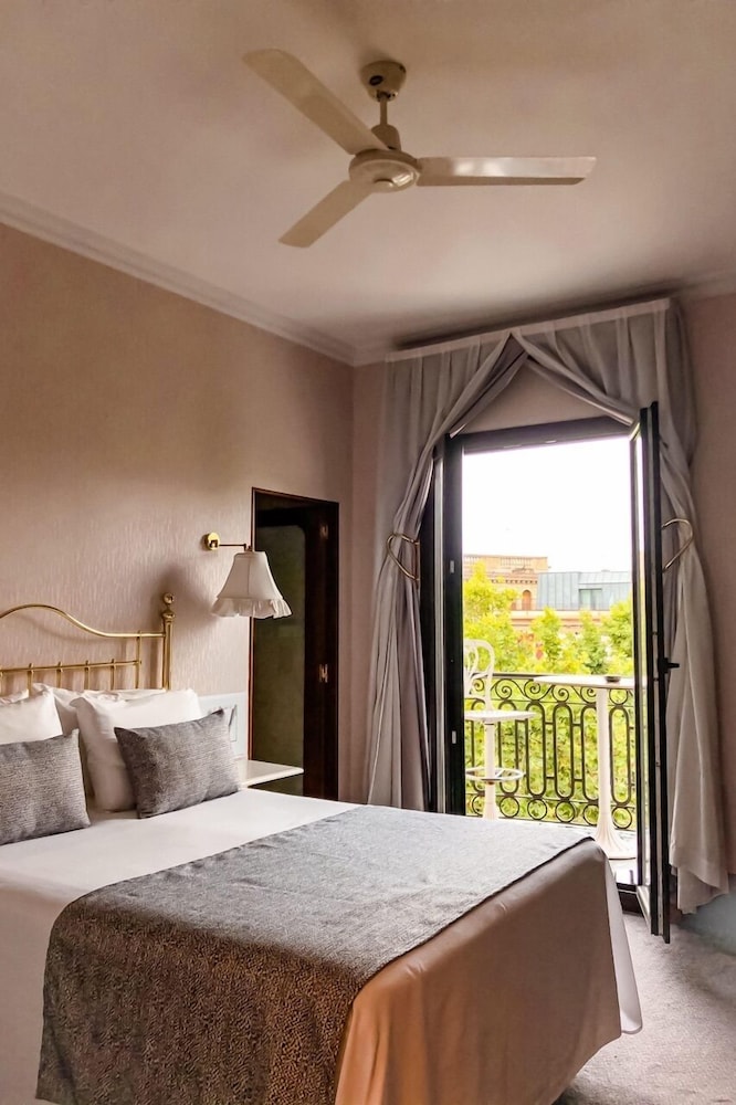 Continental Barcelona Hotel 24/80
