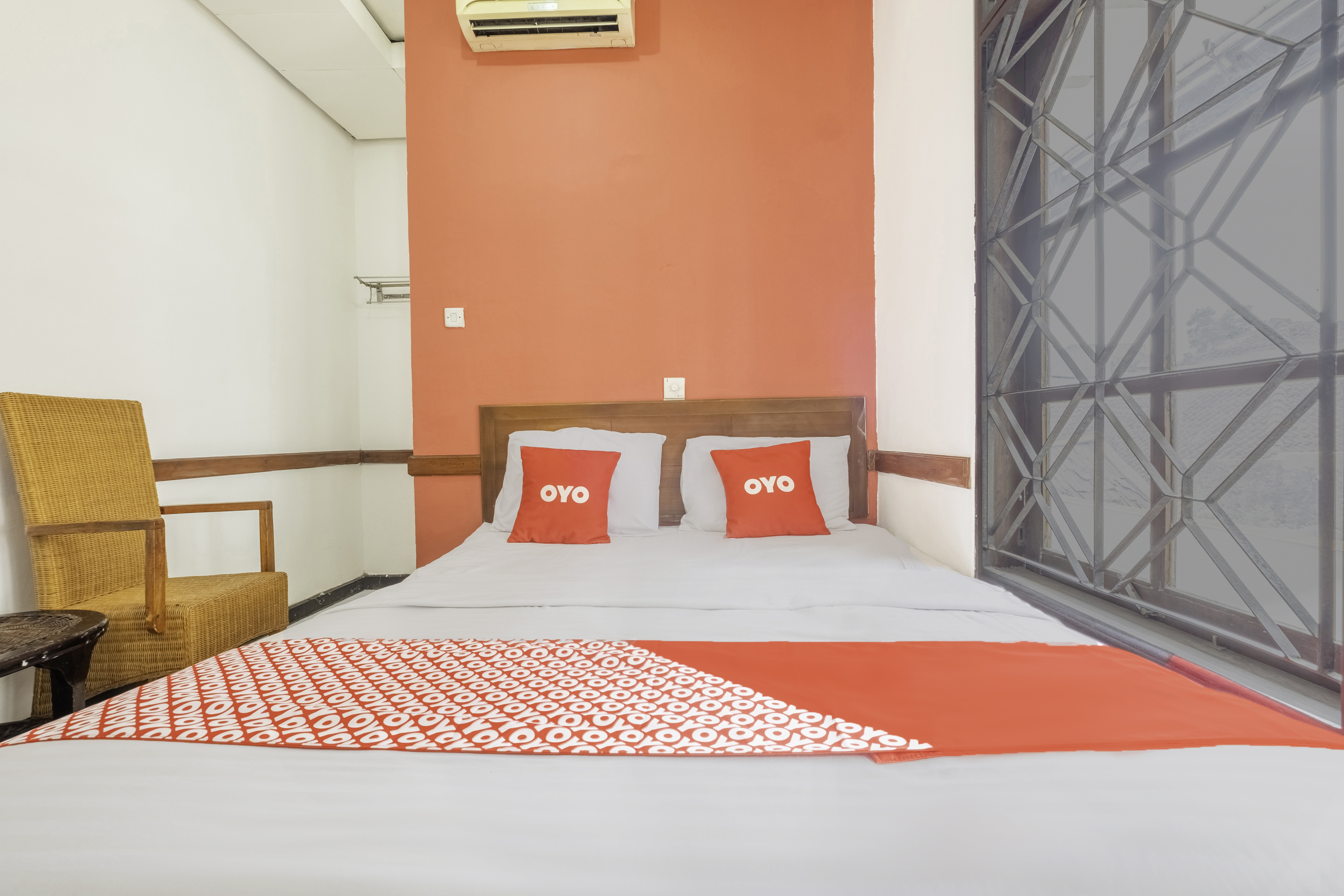 OYO 1945 Hotel Bali Near RS Muhammadiyah 12/53