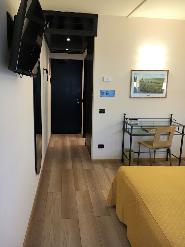 Hotel Saccardi Spa 32/48