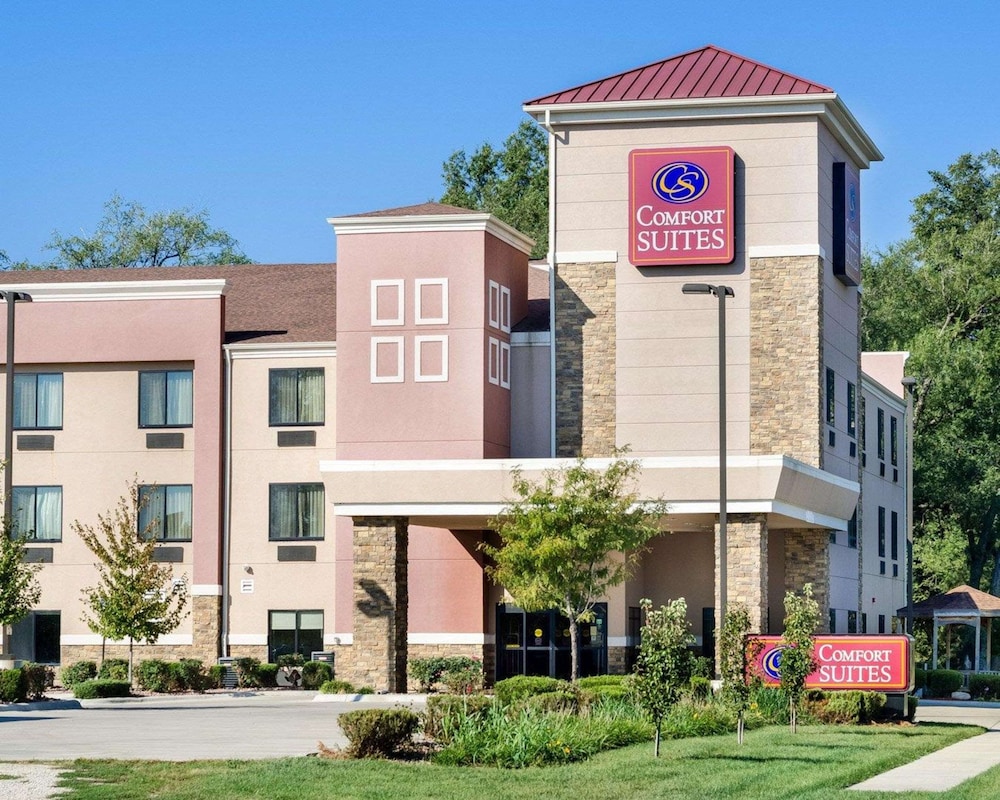 Comfort Suites Topeka Northwest 1/32