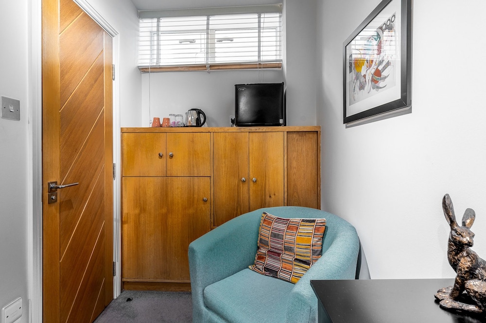 Nell Gwynn House Apartments 12/63