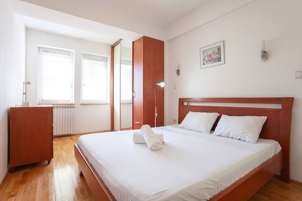 Urban Serviced Apartments 6/50