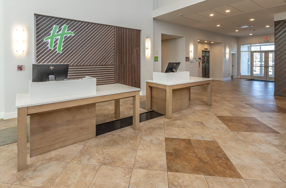 Holiday Inn Suites Memphis Wolfchase Galleria 11/79