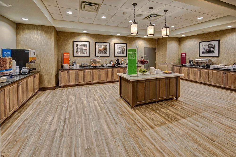 Hampton Inn Suites Franklin Berry Farms 9/44