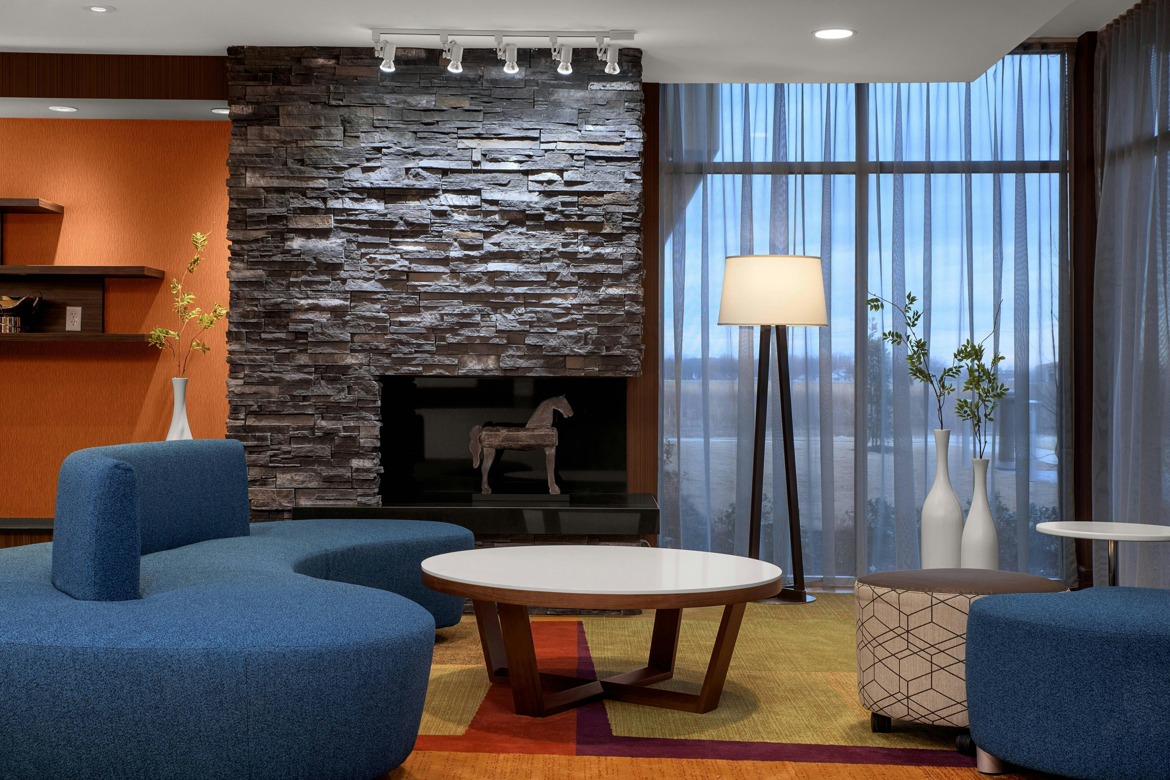 Fairfield Inn & Suites By Marriott Memphis Marion Ar 4/7