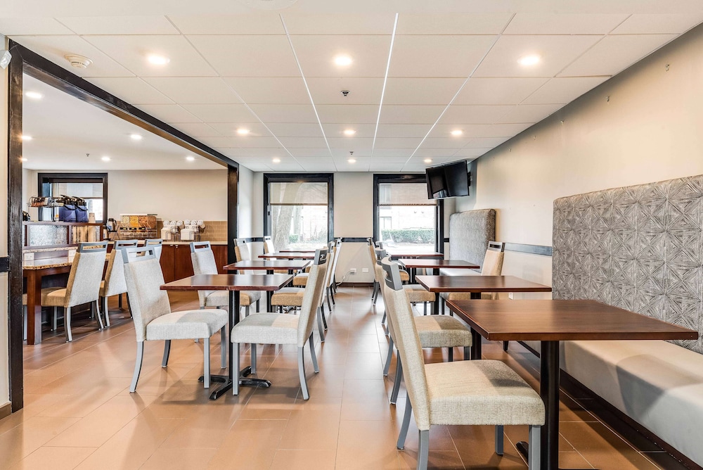 Best Western Chicago Downers Grove 29/42