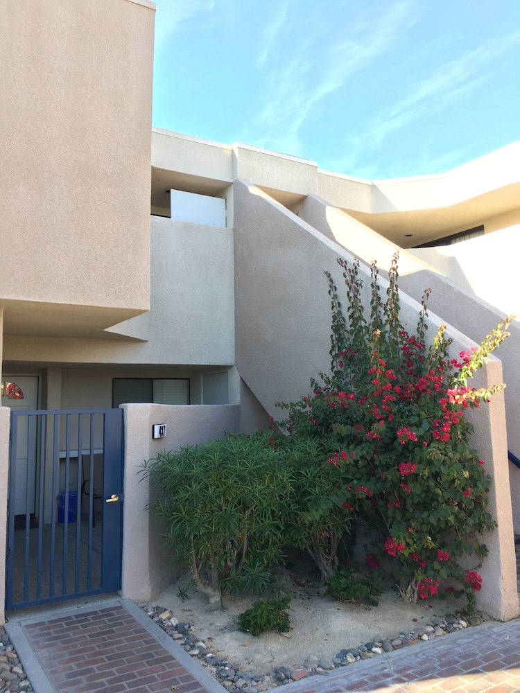 Vista Mirage Resort 78/93