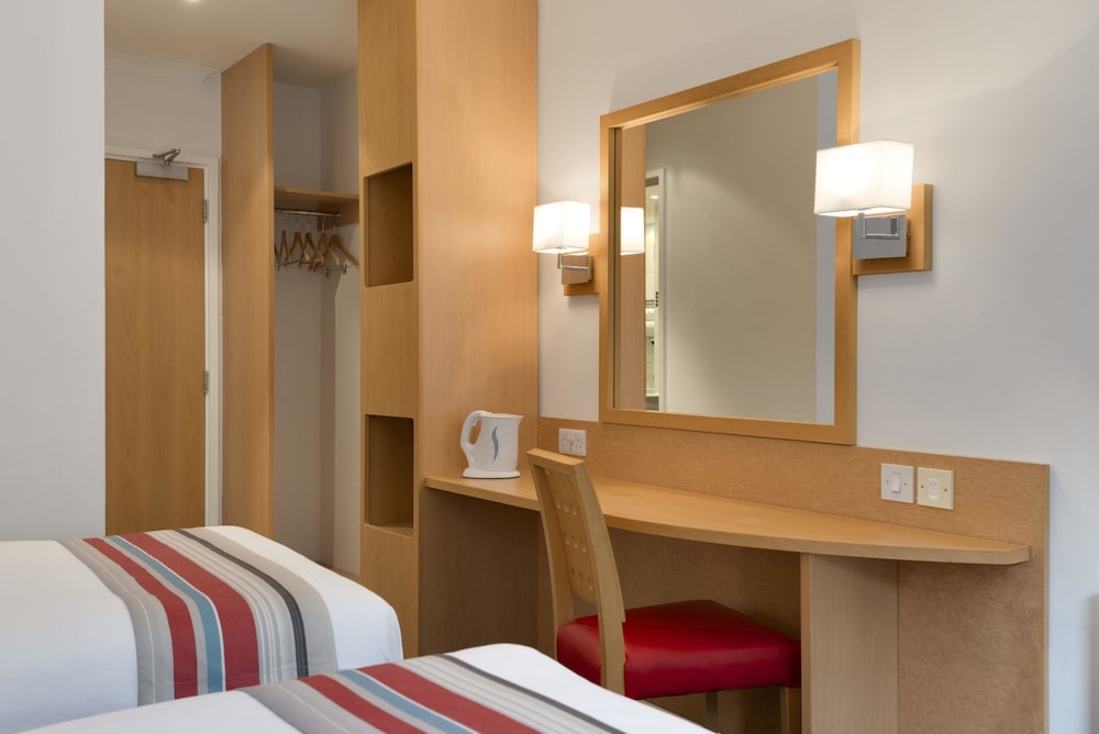 Ramada by Wyndham Wakefield 6/33