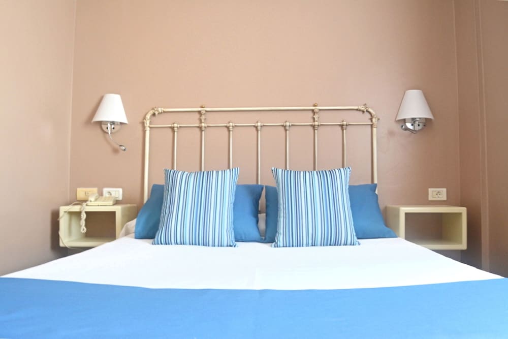 RF Astoria - Adults Only 5/42