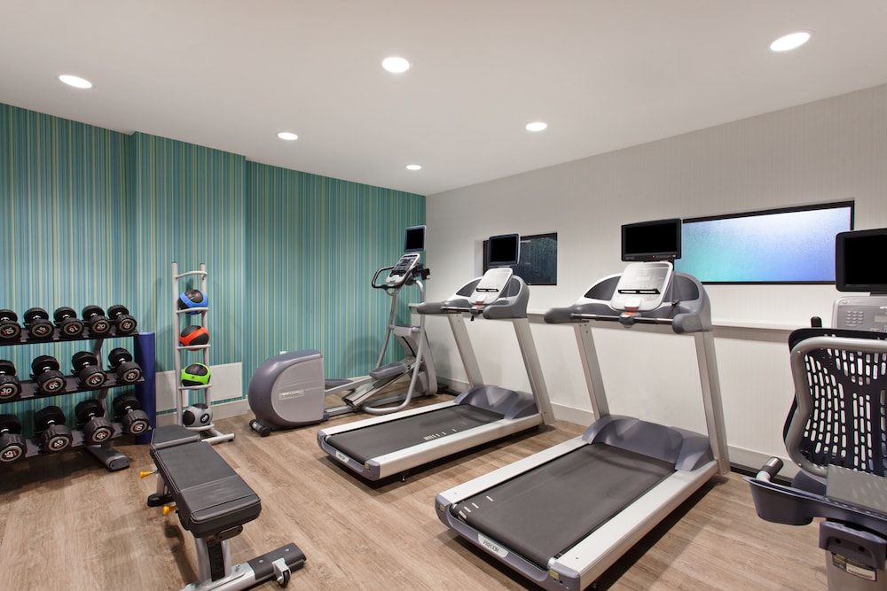 Holiday Inn Express West Los Angeles 15/35