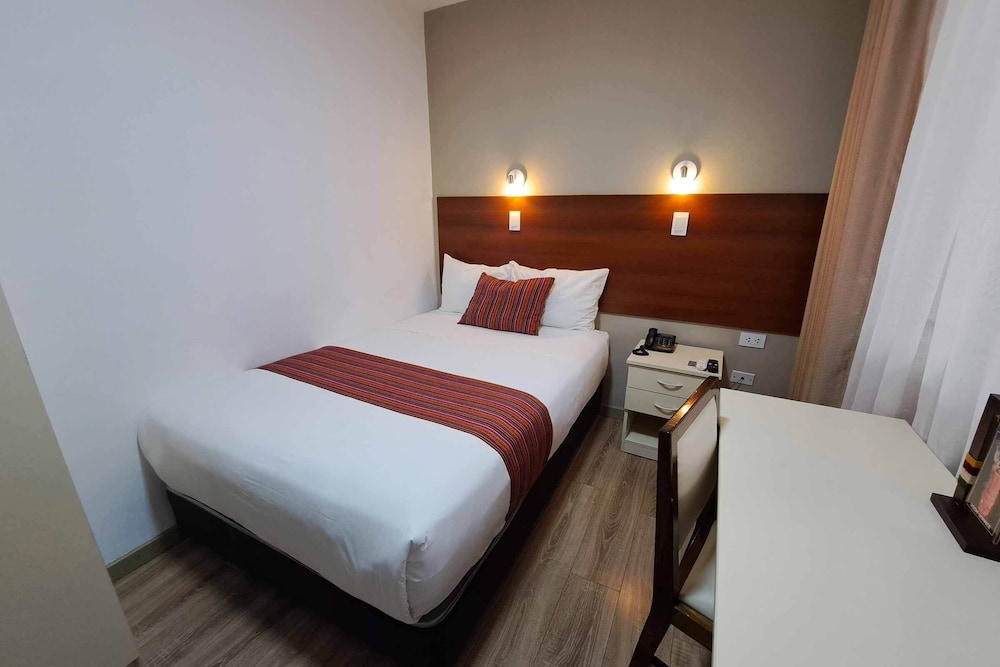 Hotel San Pedro Plaza 38/65