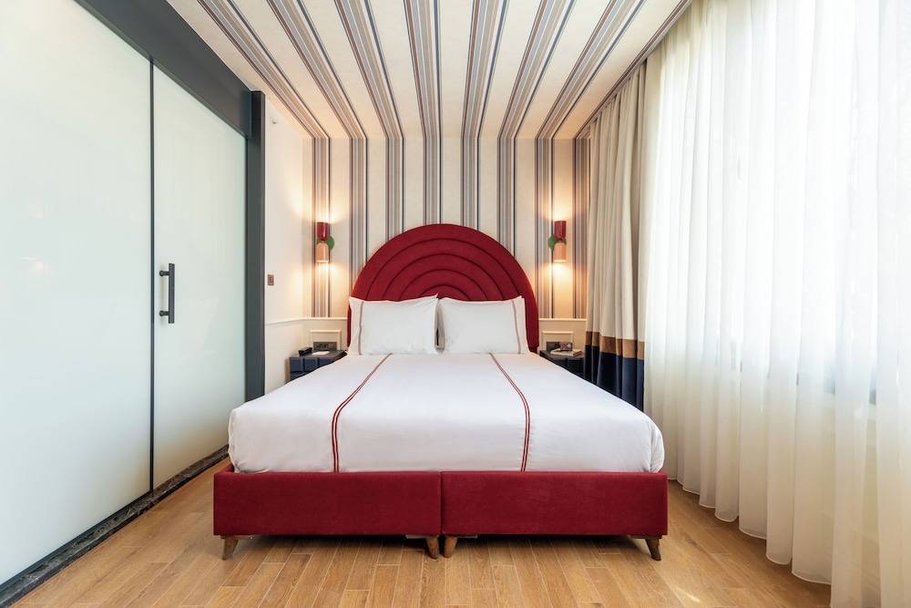 Khai Hotel Karakoy 37/60