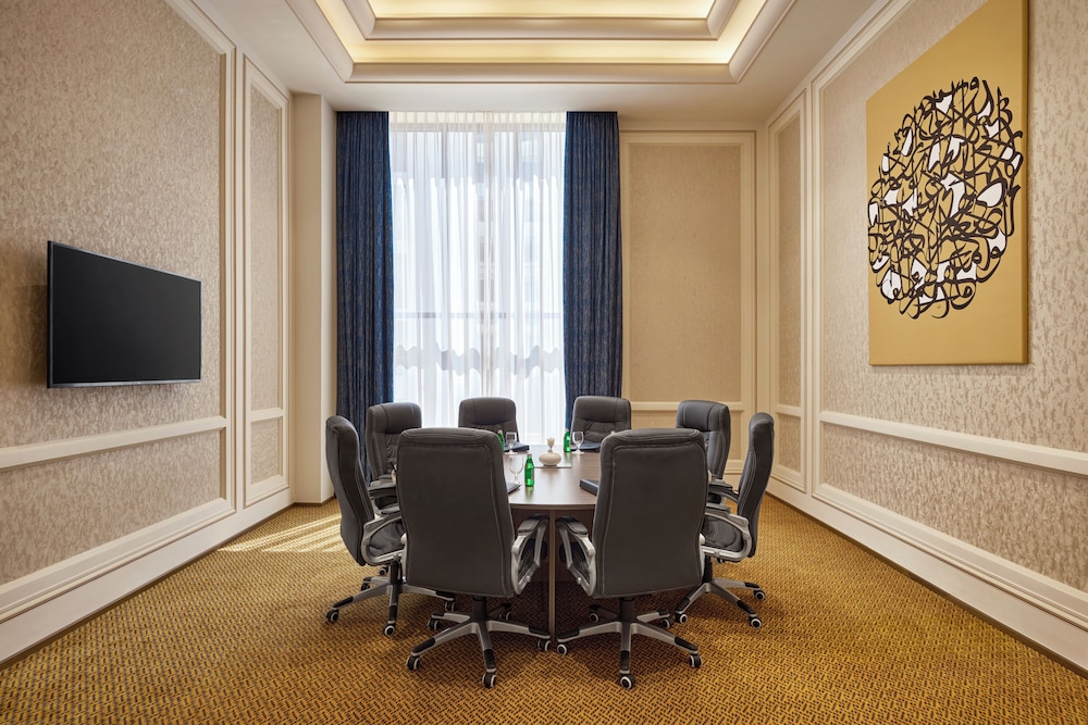 Mercure Muscat 47/53